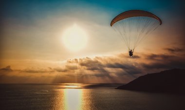 دو زاویه مهم در پاراگلایدر کجا هستند؟